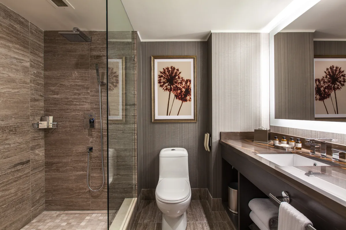 Deluxe King Room Bathroom at the Fairmont Waterfront Vancouver
