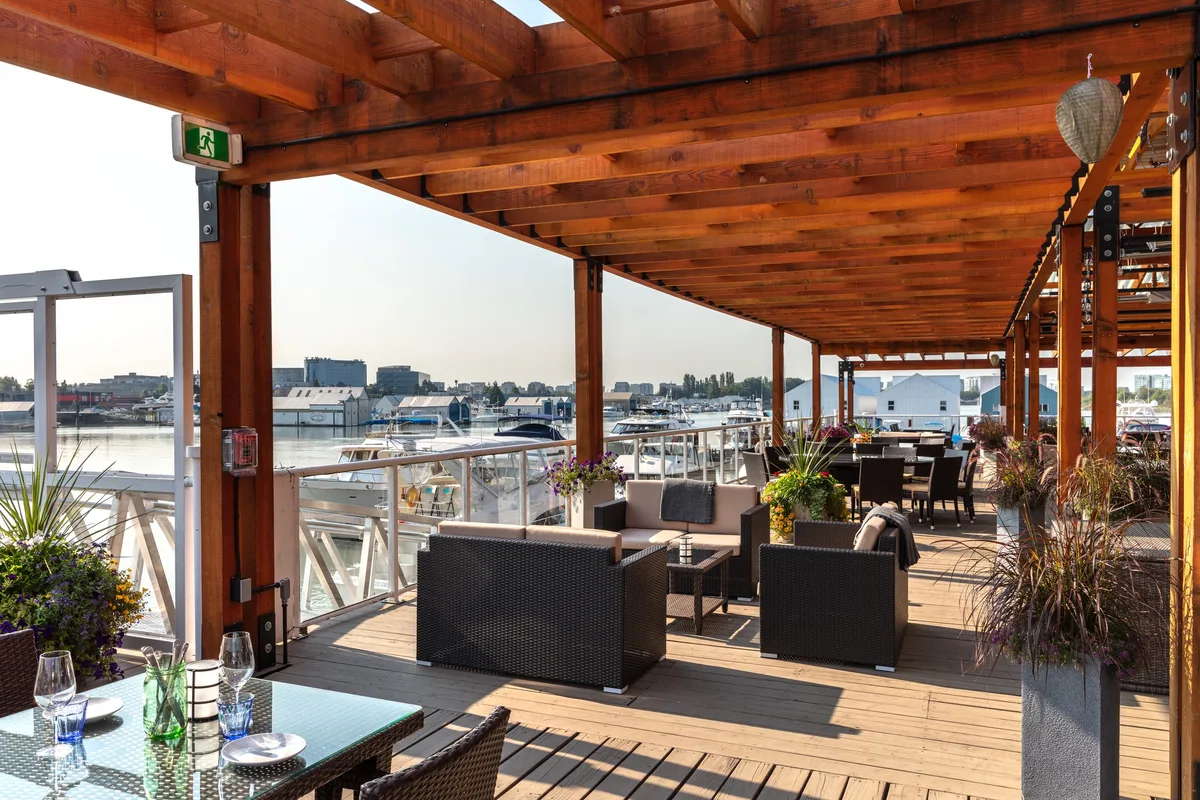 The Deck Restaurant at the Radisson Blu Vancouver Airport