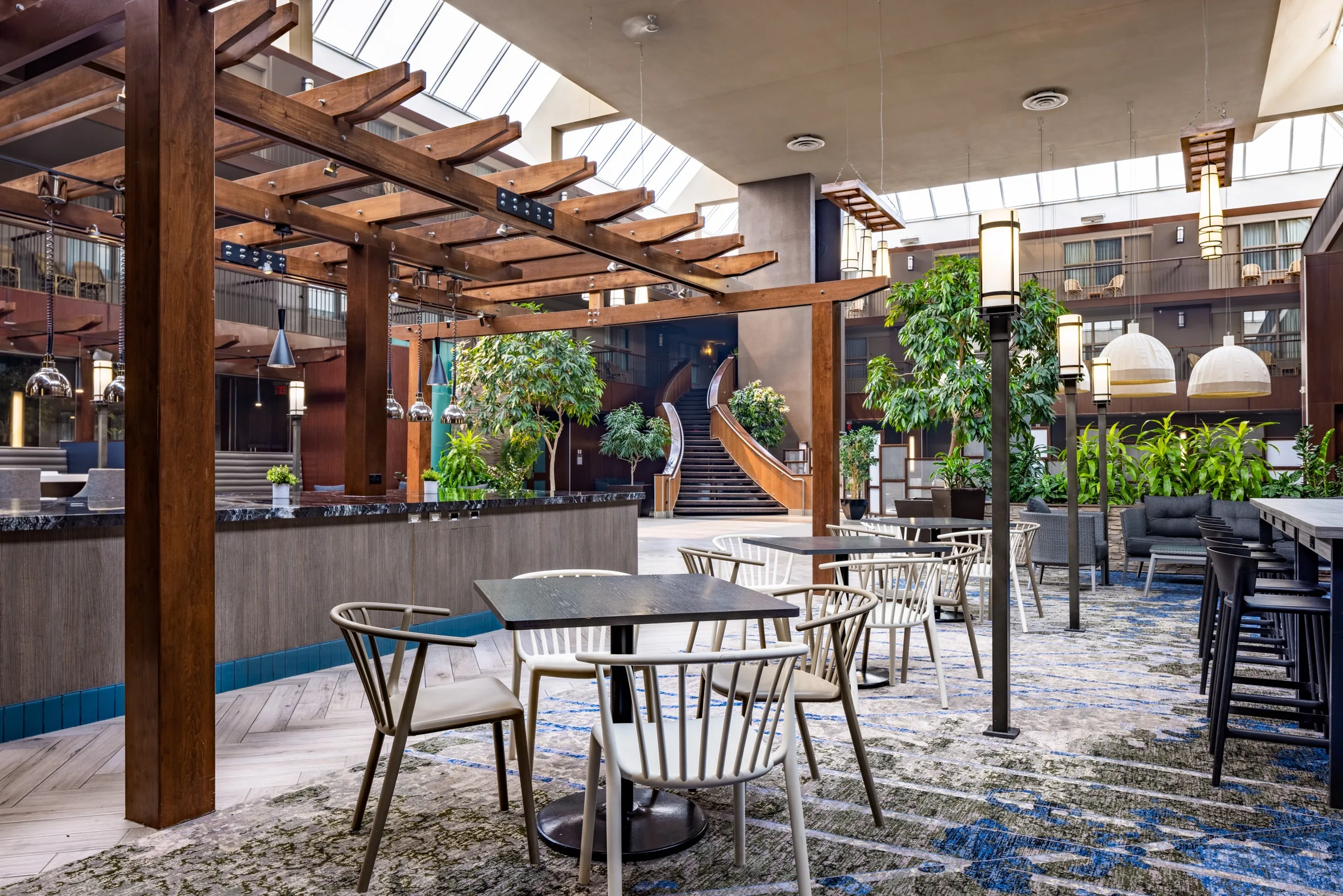 Delta Calgary South
Atrium